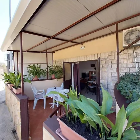 Apartman Mara *